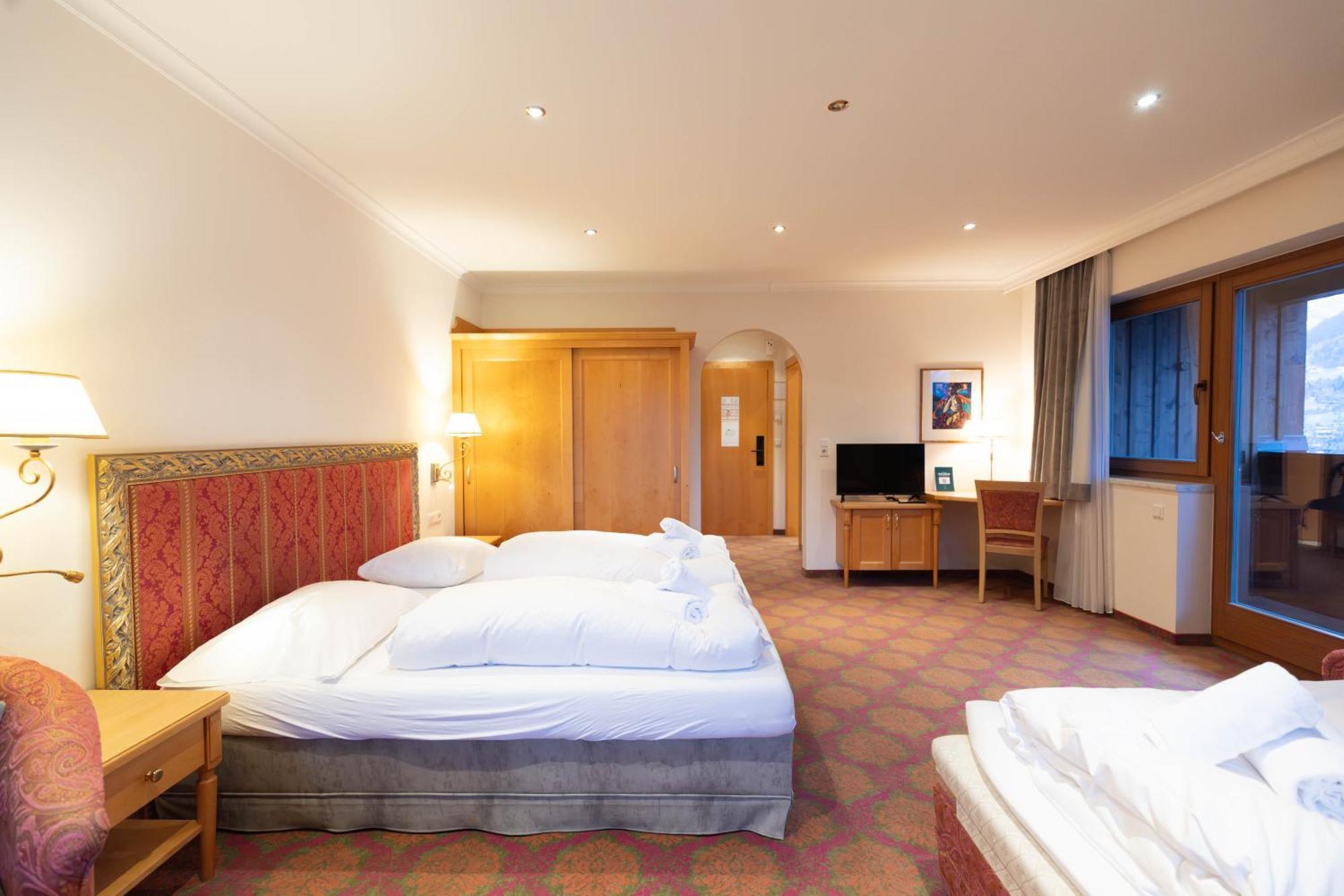 Heart Hotel Nordstern Mayrhofen Ngoại thất bức ảnh